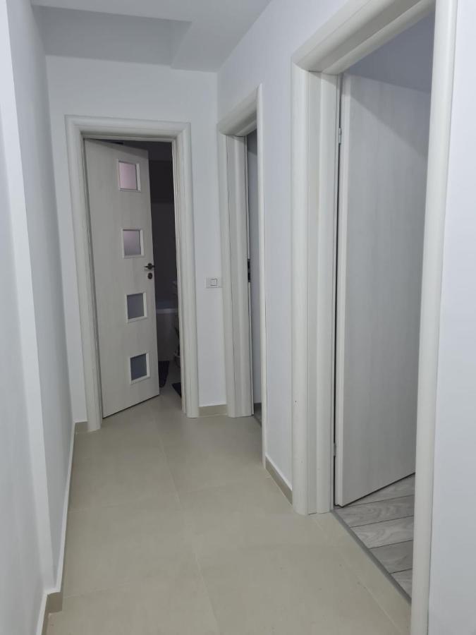 Deluxe 2 Bedroom Apartment With Balcony And Private Parking Bragadiru 外观 照片